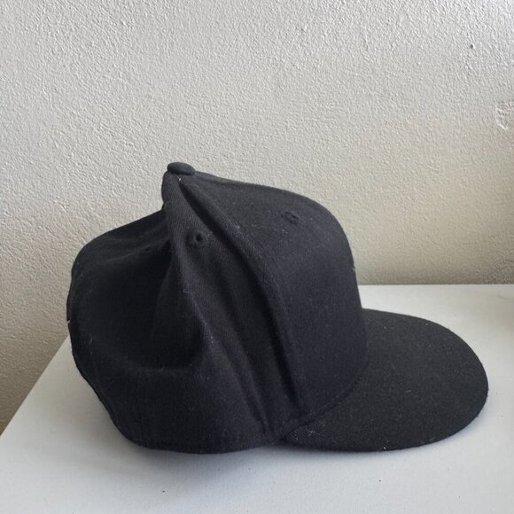 DNA Skull Star Flexfit 210 Fitted Hat 7 1/4 - 7 5/8 Black Embroidered Logo - Picture 3 of 8